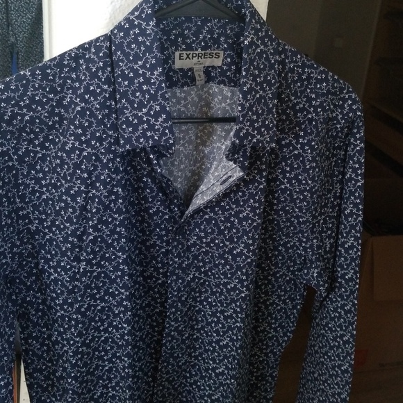 Express button down fitted - Picture 2 of 3